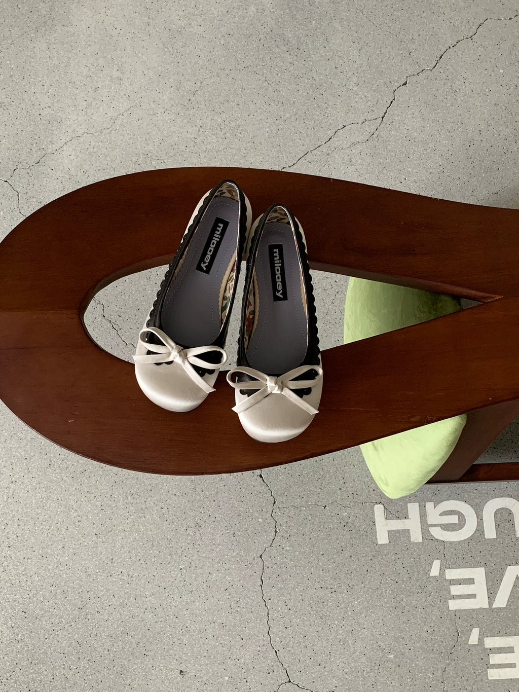 MILOOEY Bow-Detail Leather Ballet Flat