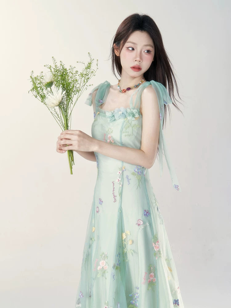 Wildberry Floral Suspender Waist Thin Dress