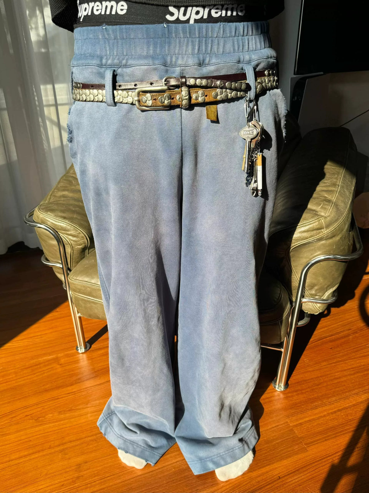 Face the mirror Vintage Washed Distressed Straight-Leg Jeans