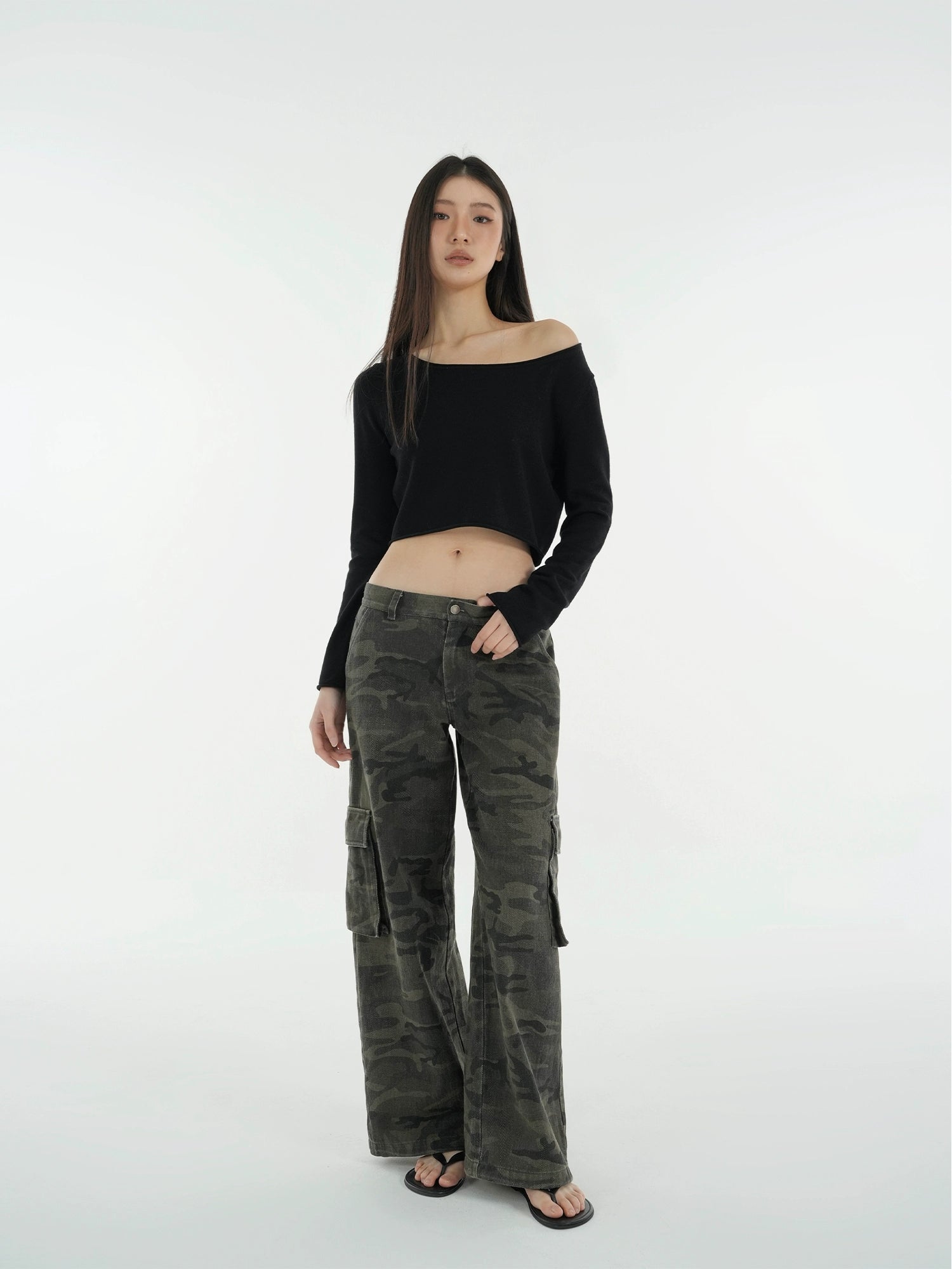 Jim Kennet Large Neckline Curled Short Long Sleeve Knitted Shorts Set