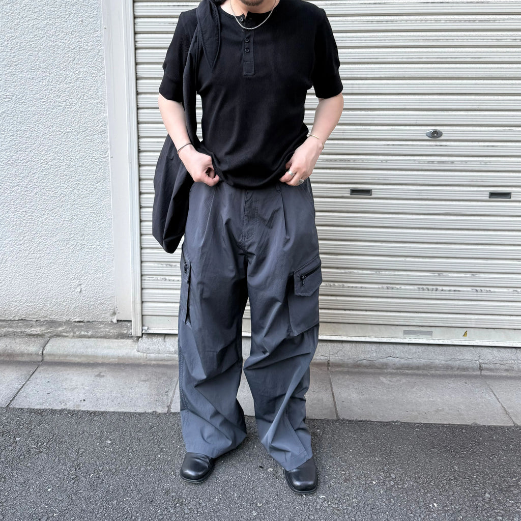 AnnieHall Henry's Collar Button Simple Tee
