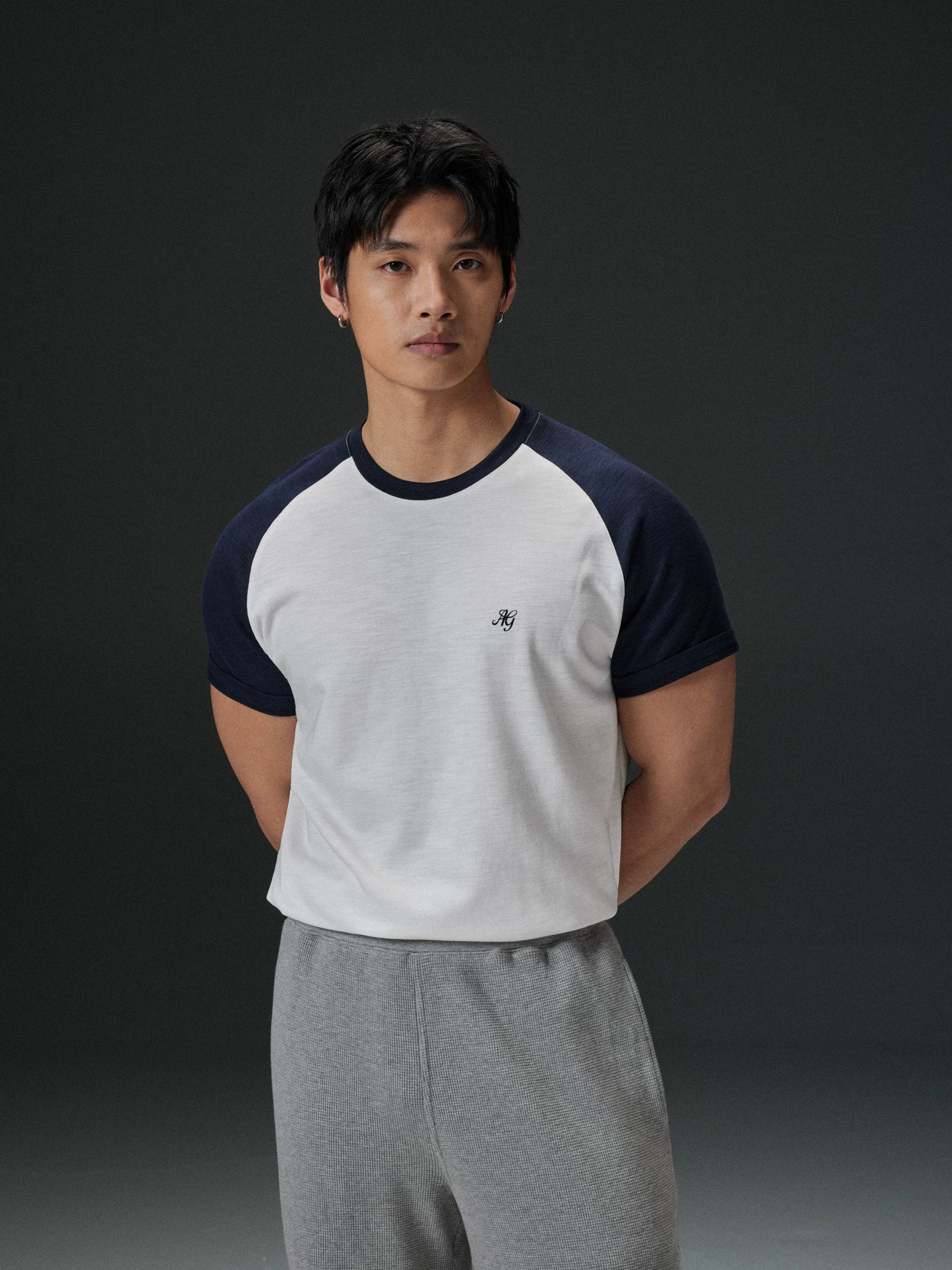 AFTERGLOW Contrast Color Shoulder Sleeve Slim Tee