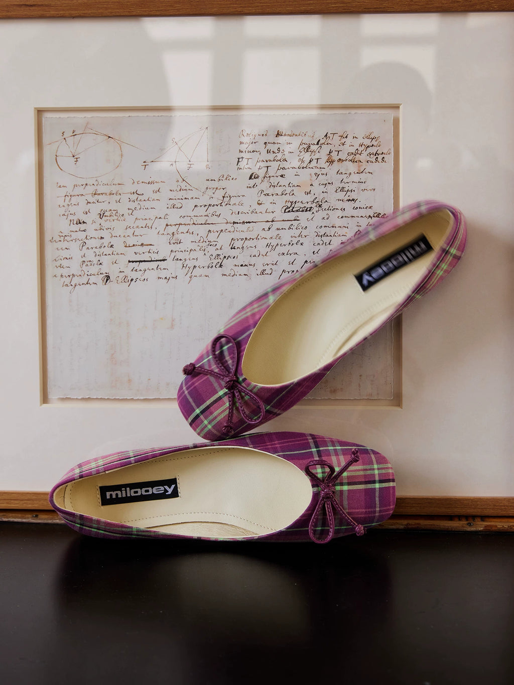 MILOOEY Leather Round-Toe Ballet Flat
