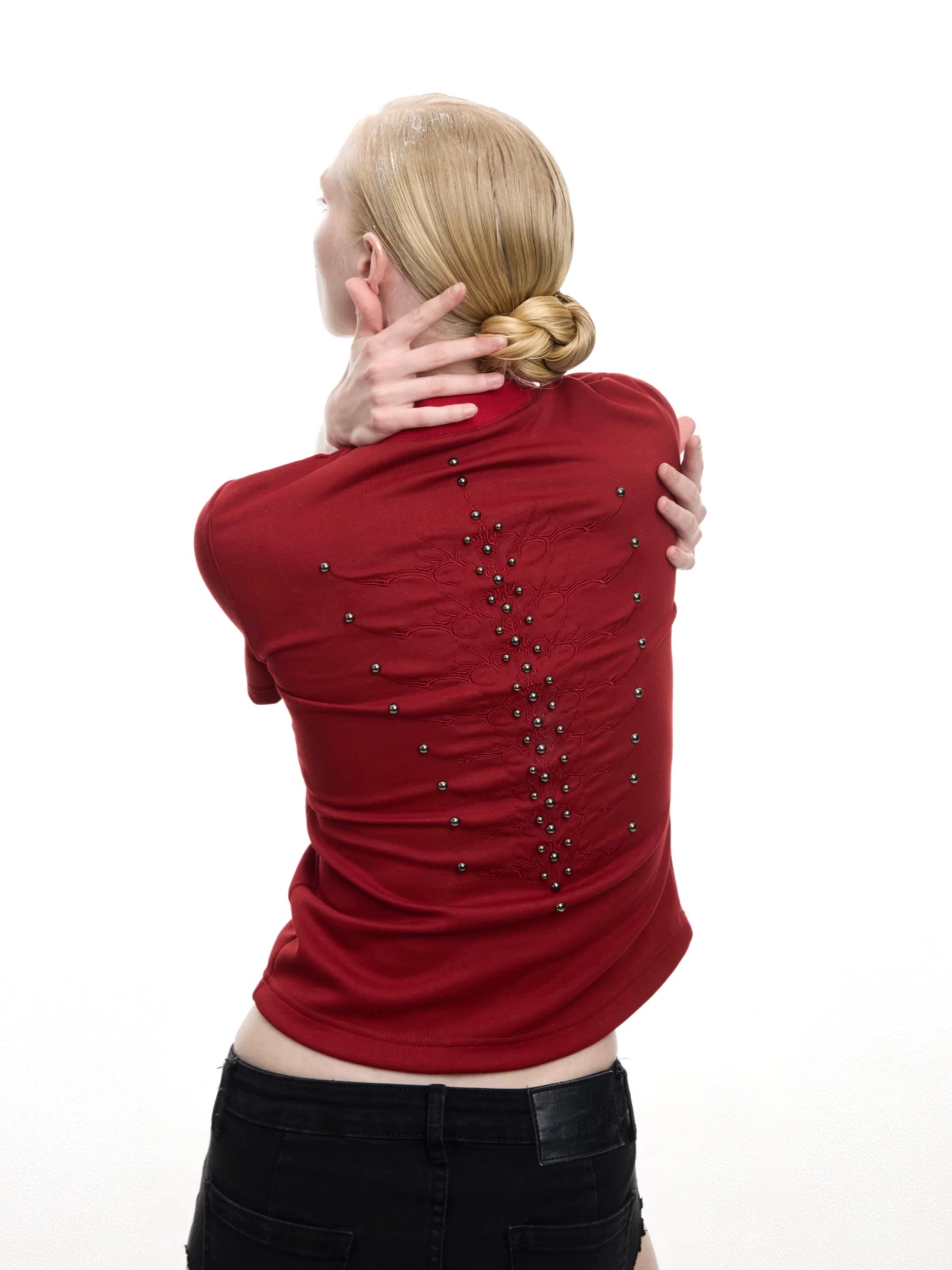 ArguECulturE Vintage Embroidery Slim Shoulder Tee