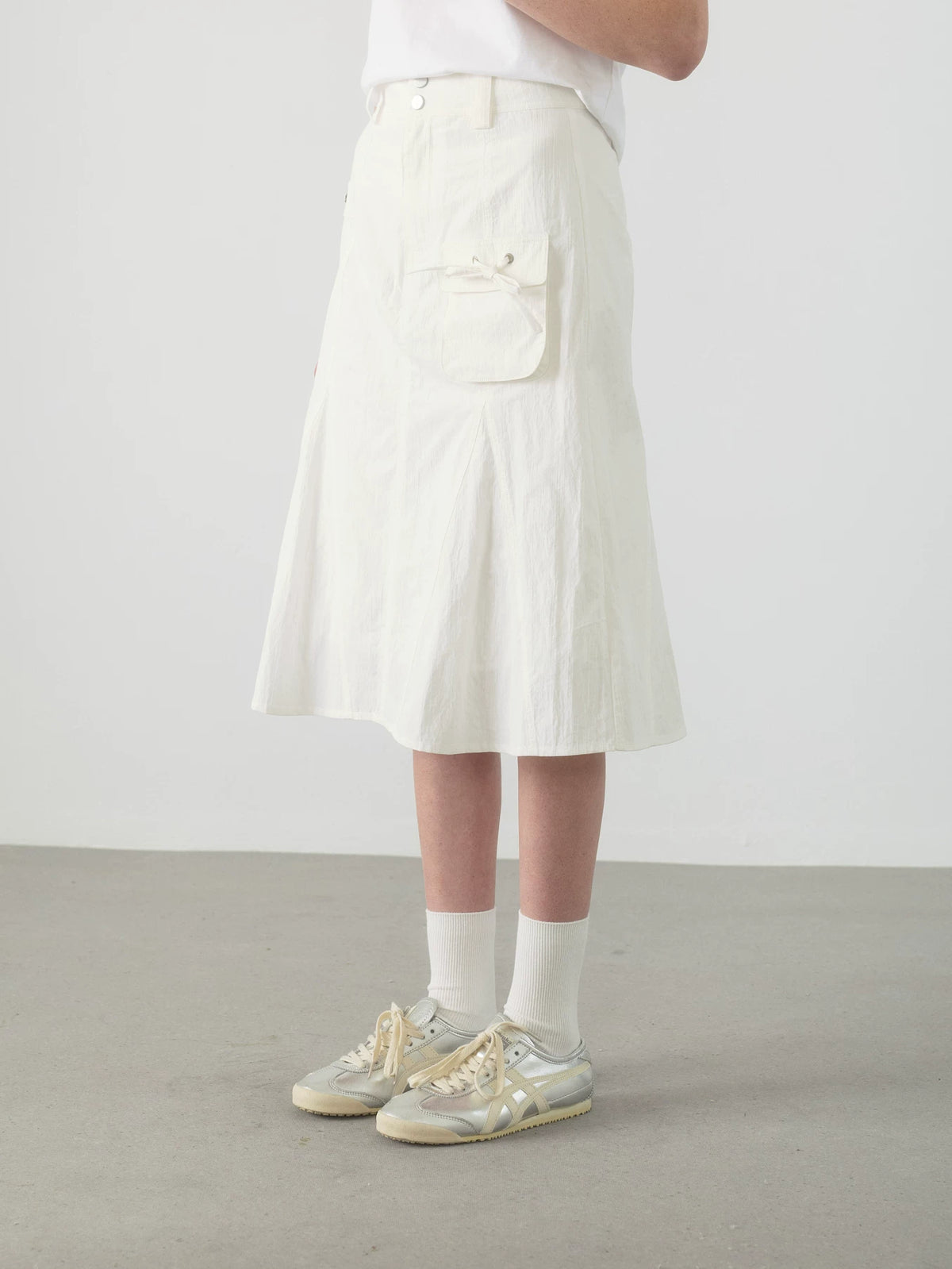 Yawhat White Textured A-Line Skirt with Pockets