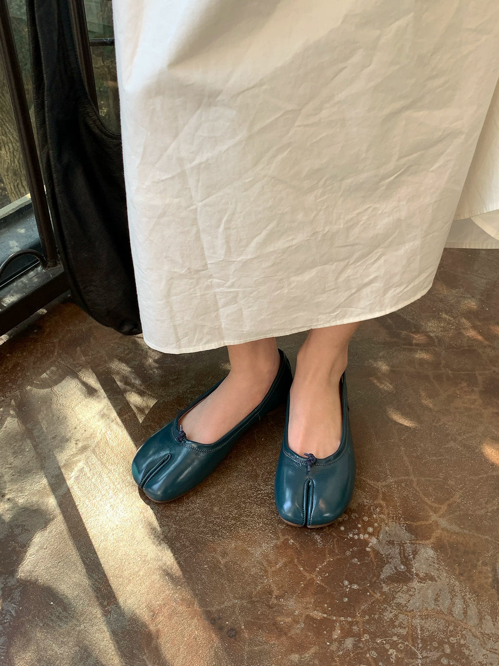 MILOOEY Leather Split-Toe Slip-On Flats