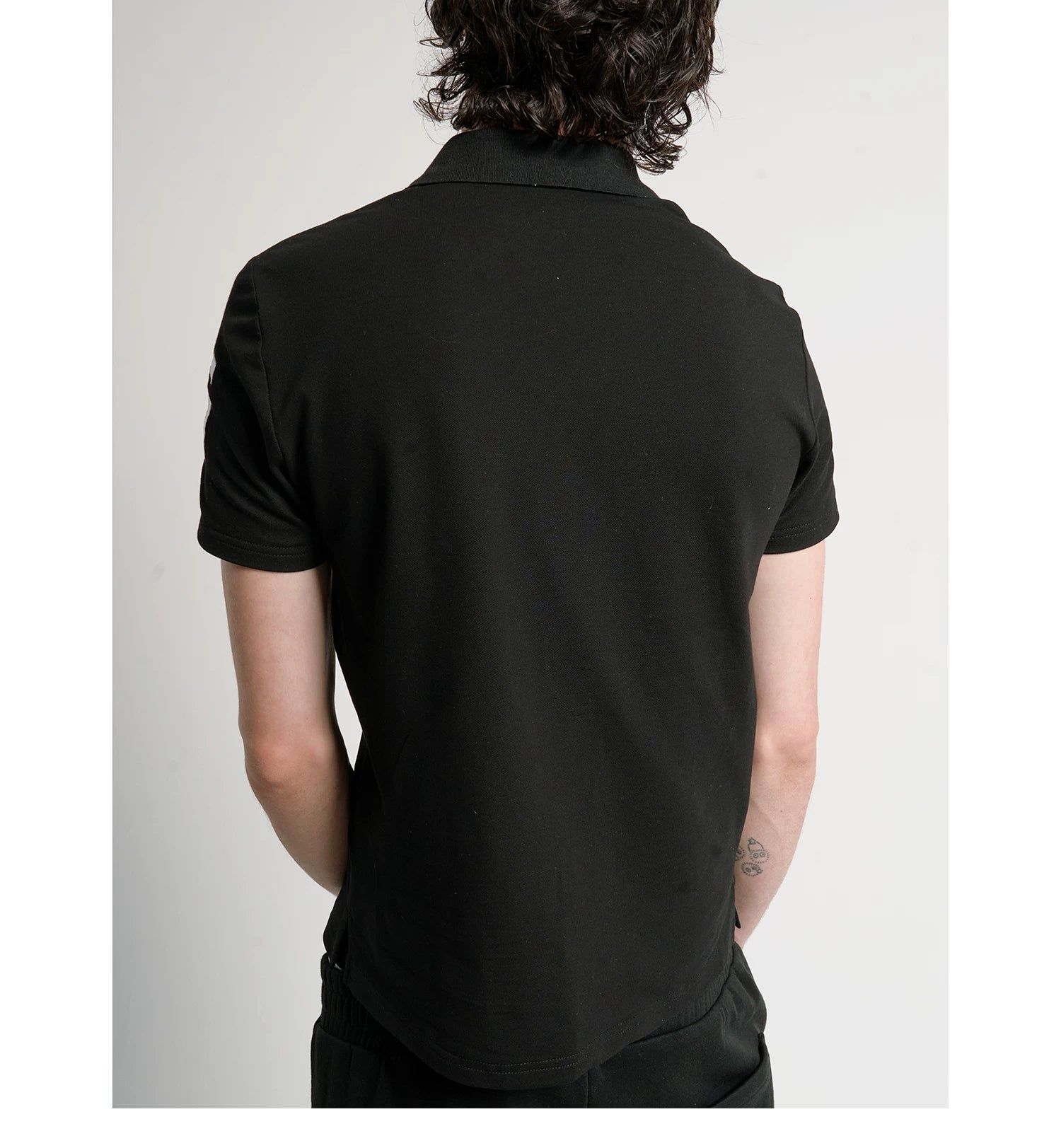 No E Mosen Cross Print Contrasting Tee