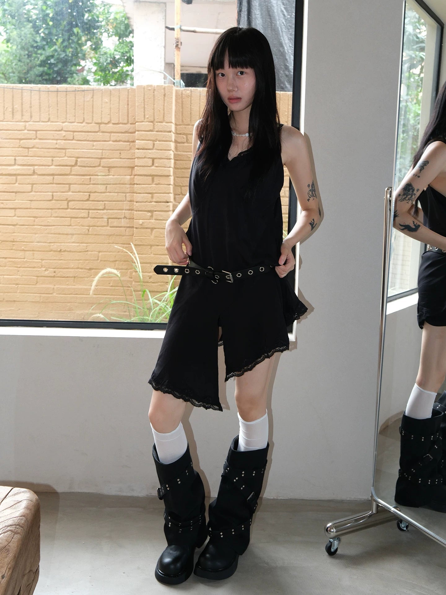Mooreyu Black PU Round-Toe Rivet Riding Boot