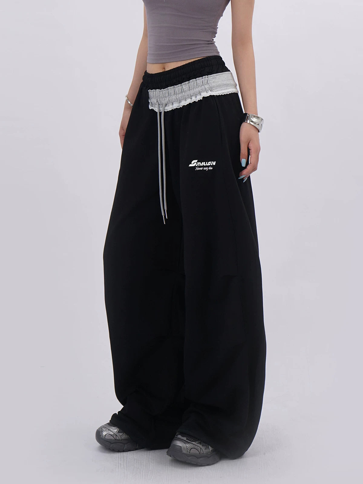 SAMUSAN Double-waisted Lace Contrasting Sports Slacks