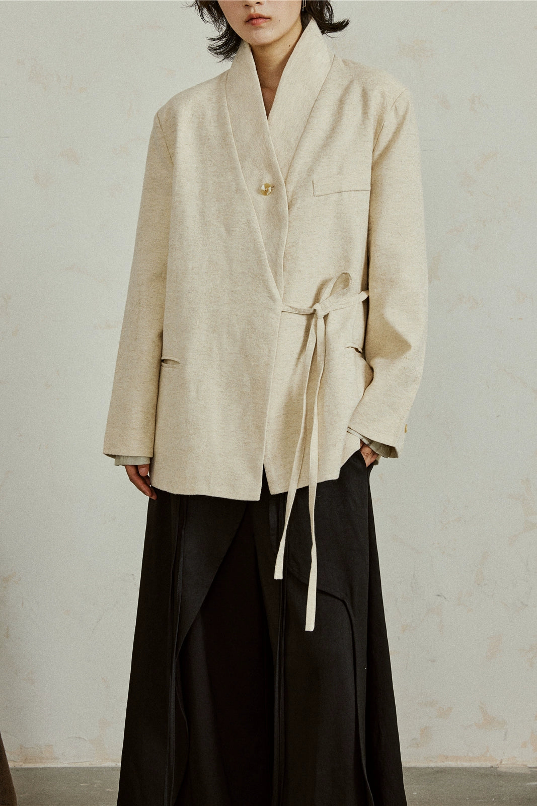 SUNYVONNE Diagonal Placket V-neck Lace-up Jacket