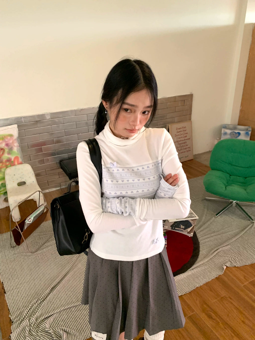 Kasugano TOO White Fuzzy Contrast-Sleeve Long-Sleeve Tee