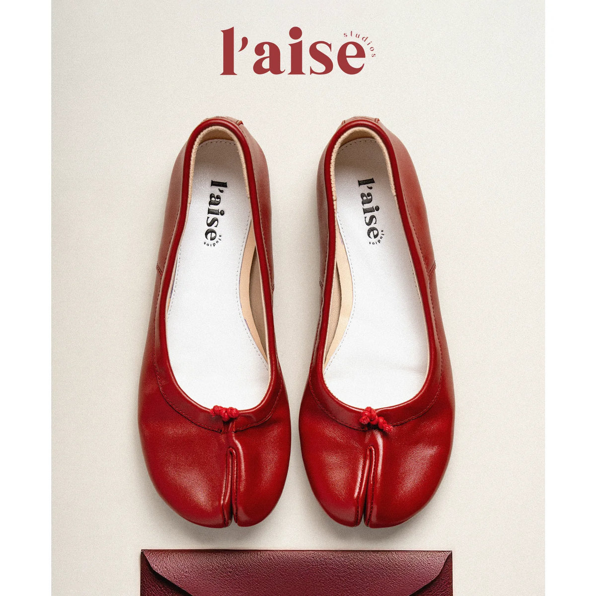 L'aise Washed Leather Split-Toe Tabi Flat