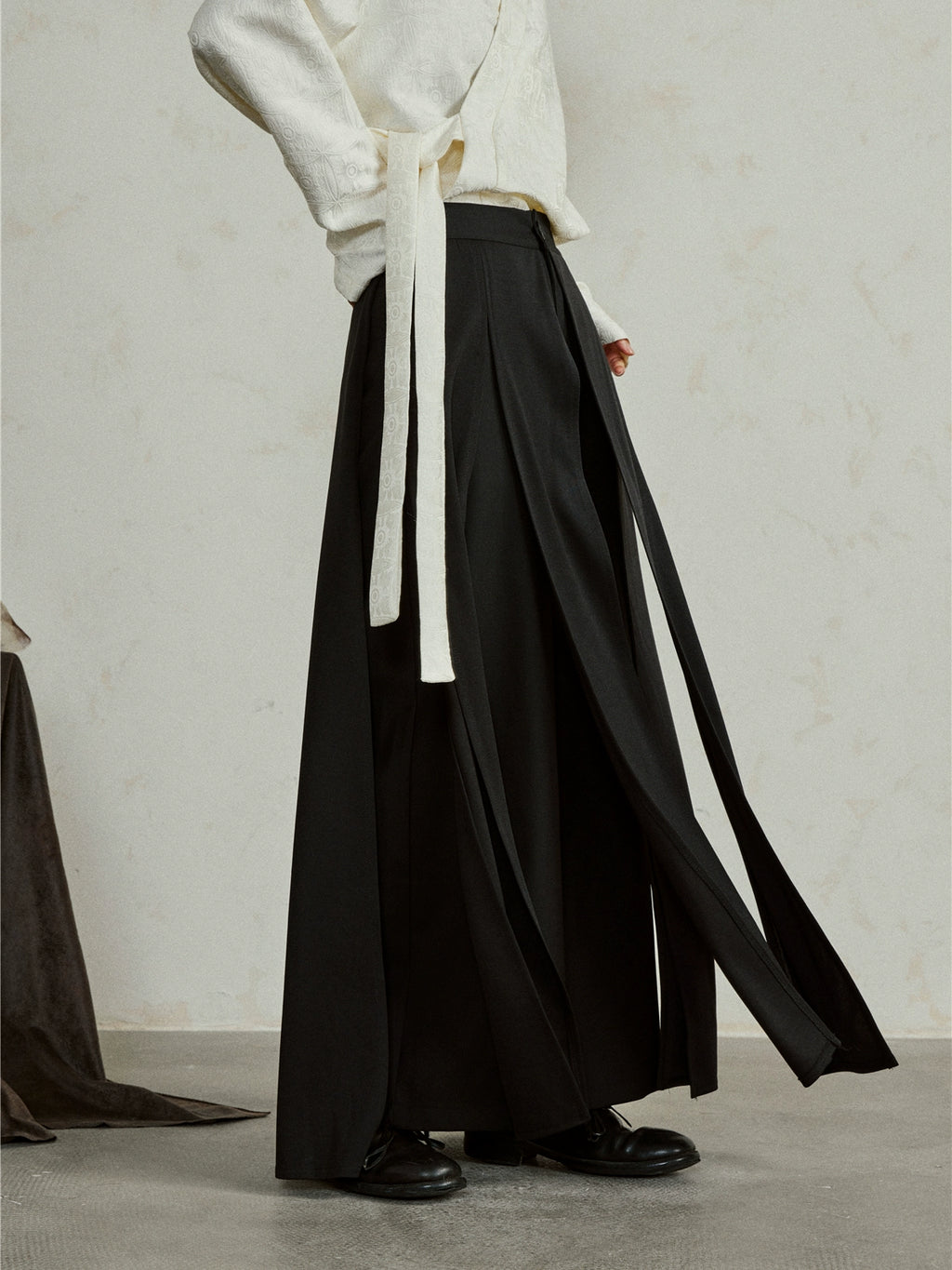 SUNYVONNE Drape High-waisted Slacks Skirt