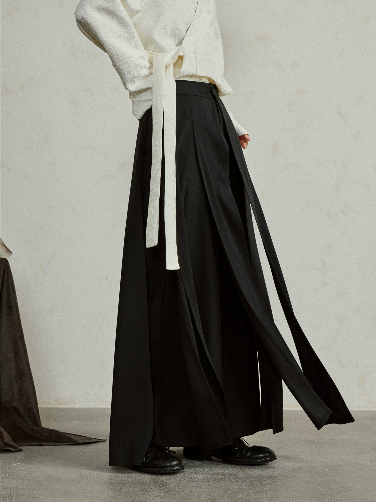 SUNYVONNE Drape High-waisted Slacks Skirt