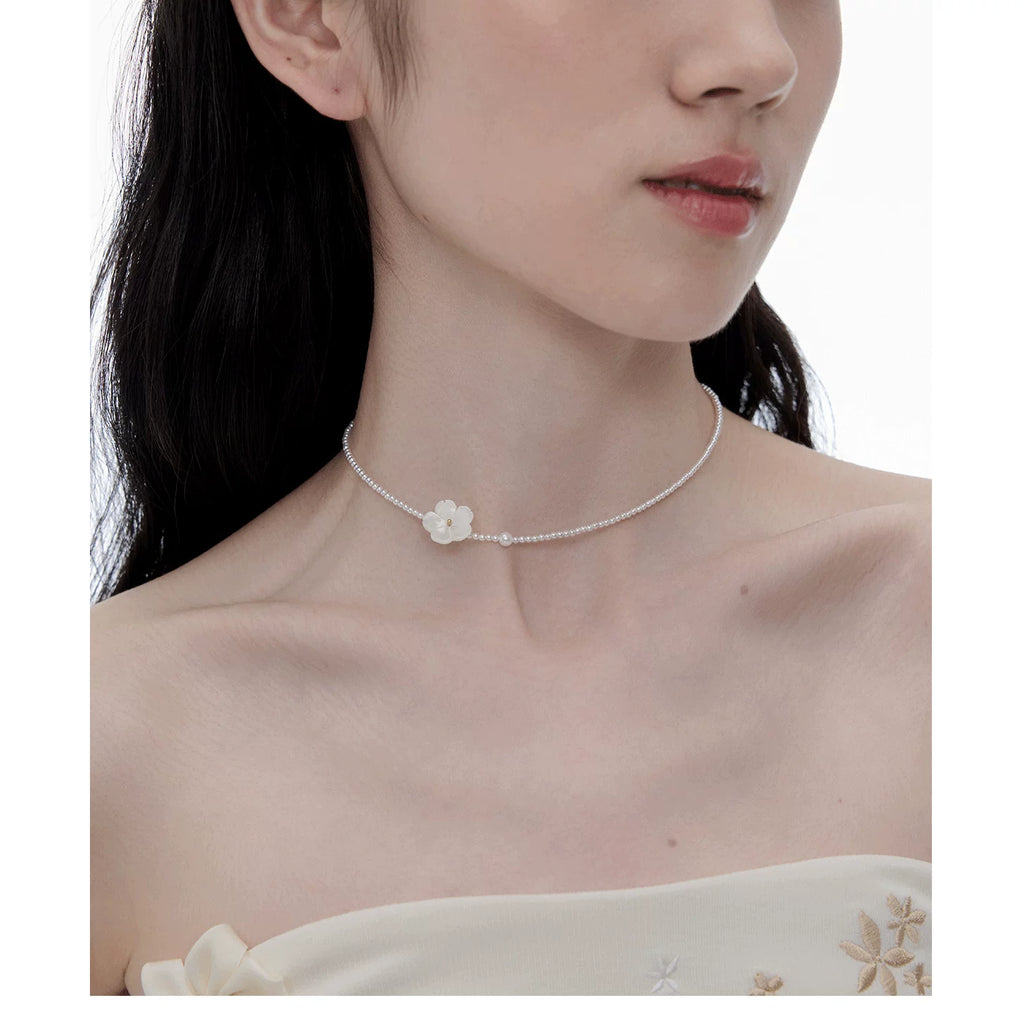 NO SOLUTION Pearl Butterfly Shell Floral Pendant Necklace
