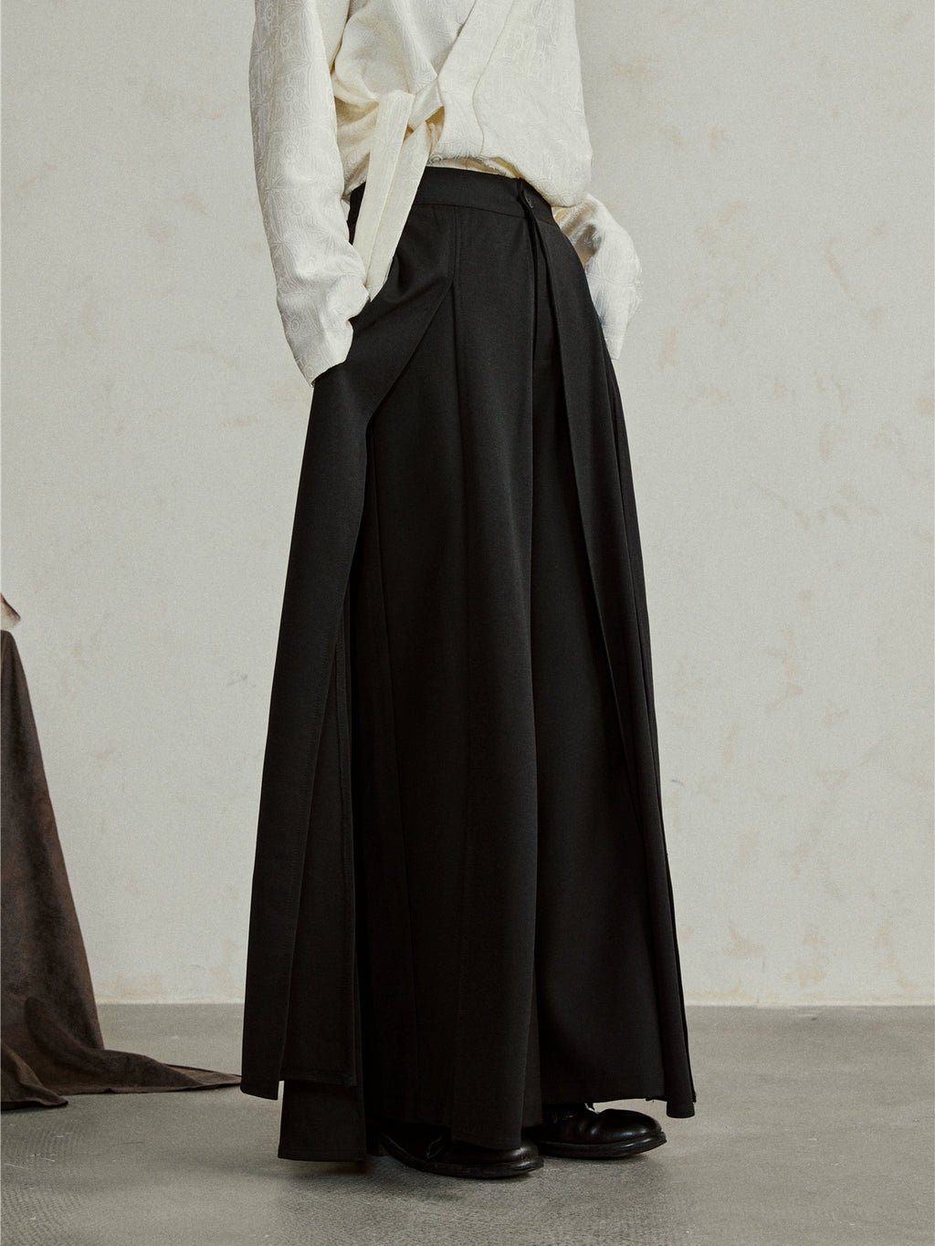 SUNYVONNE Drape High-waisted Slacks Skirt