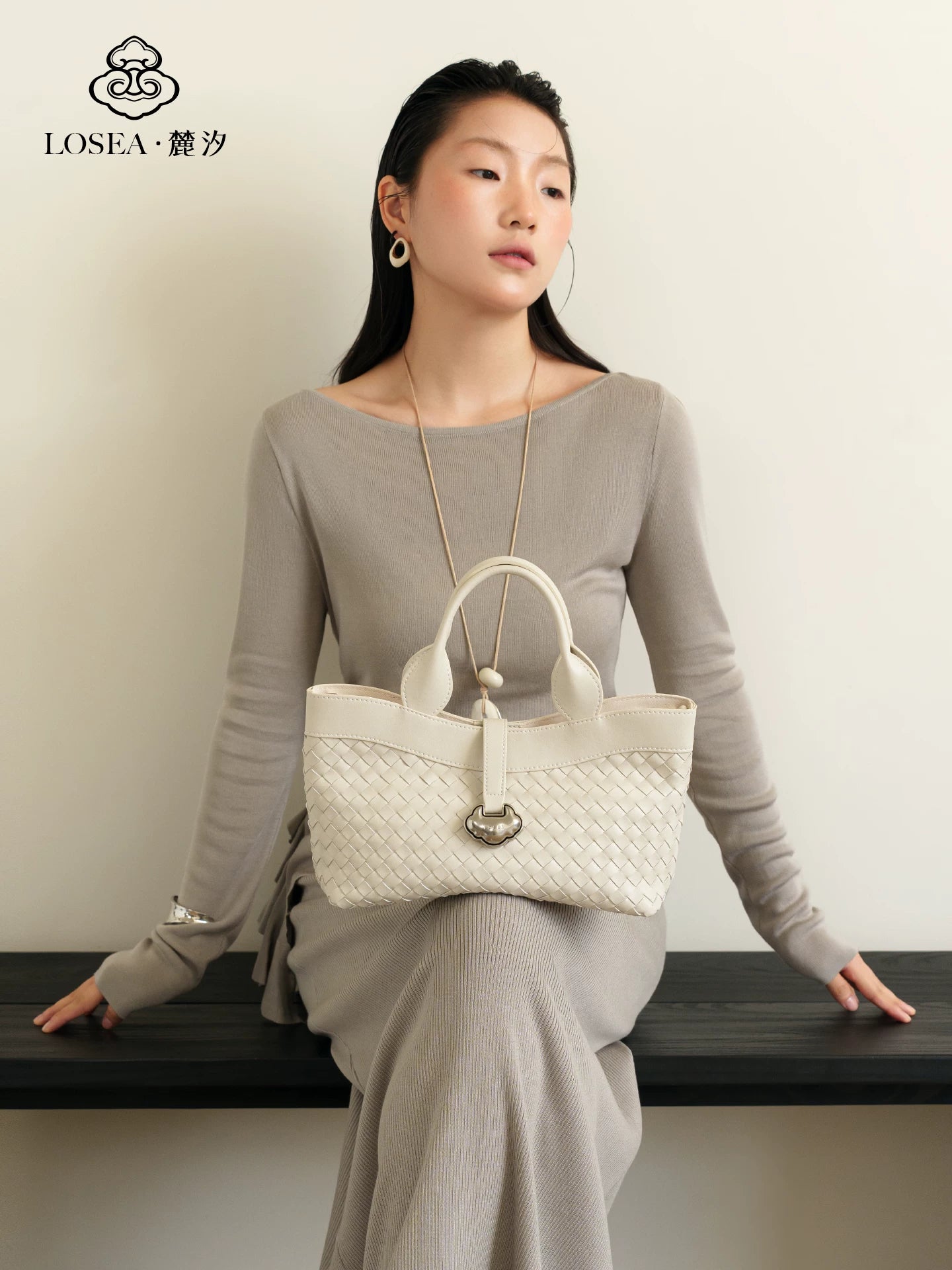 LOSEA Hand-woven Messenger Bag