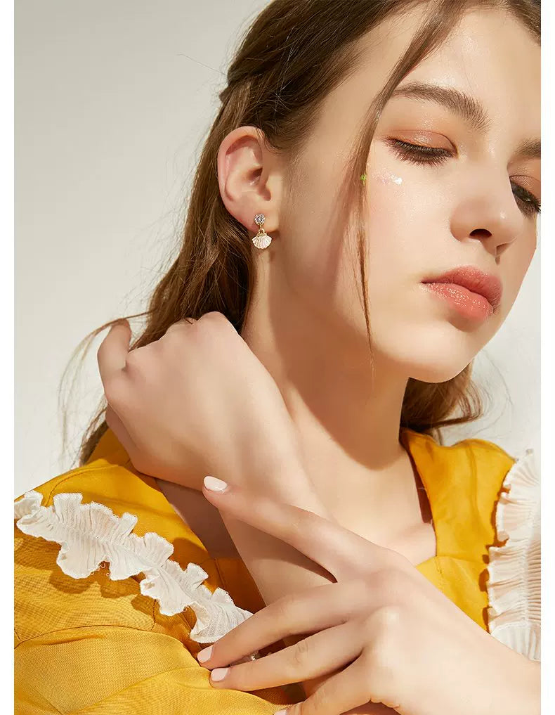 DODOGOGO Shell Starfish Earclip Earrings