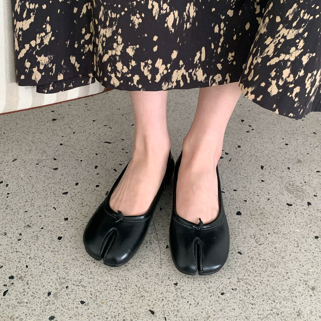 MILOOEY Leather Split-Toe Slip-On Flats
