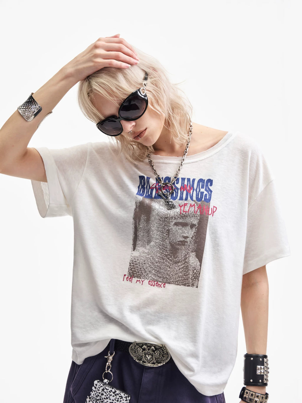 Yemanup Slogan Portrait Print Crew Neck Loose Tee