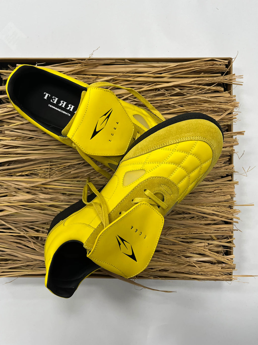TERRAINCOGNITA Suede Lace-Up Round-Toe Derby