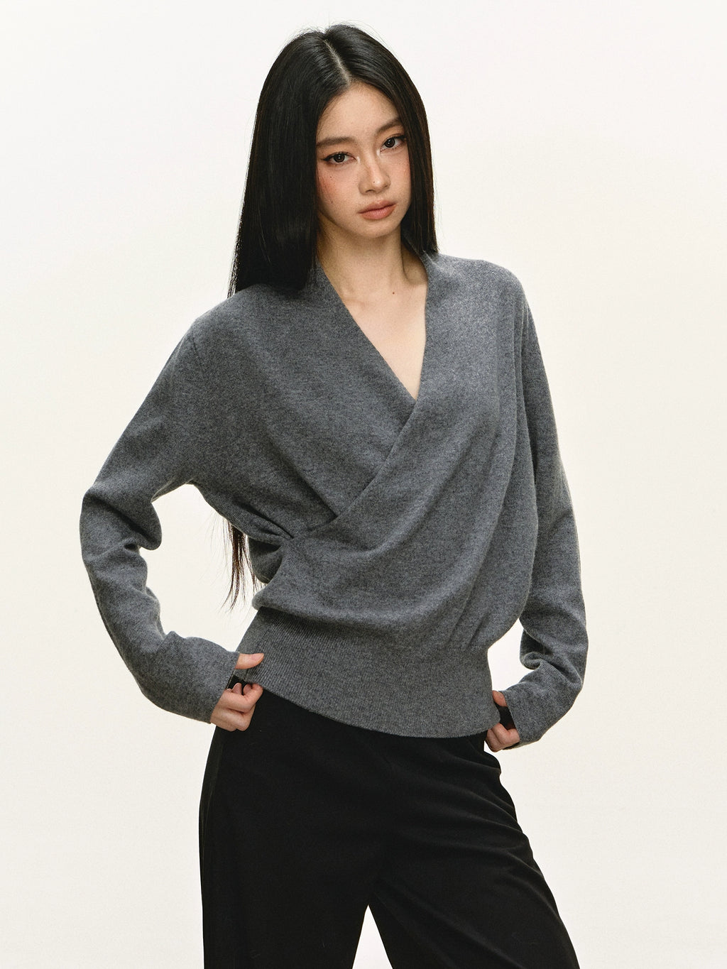 Anna Aneae Pleated V-neck Cross Loose Long Sleeve Knit