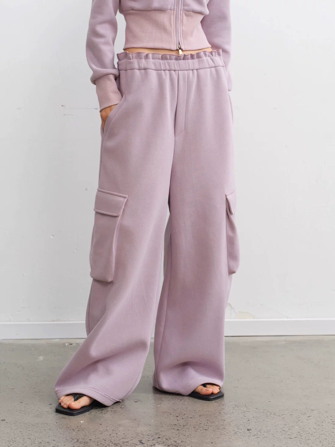 LINY LIBERTY Detachable Fur Collar Cropped Sweatshirt and Sweatpants Set