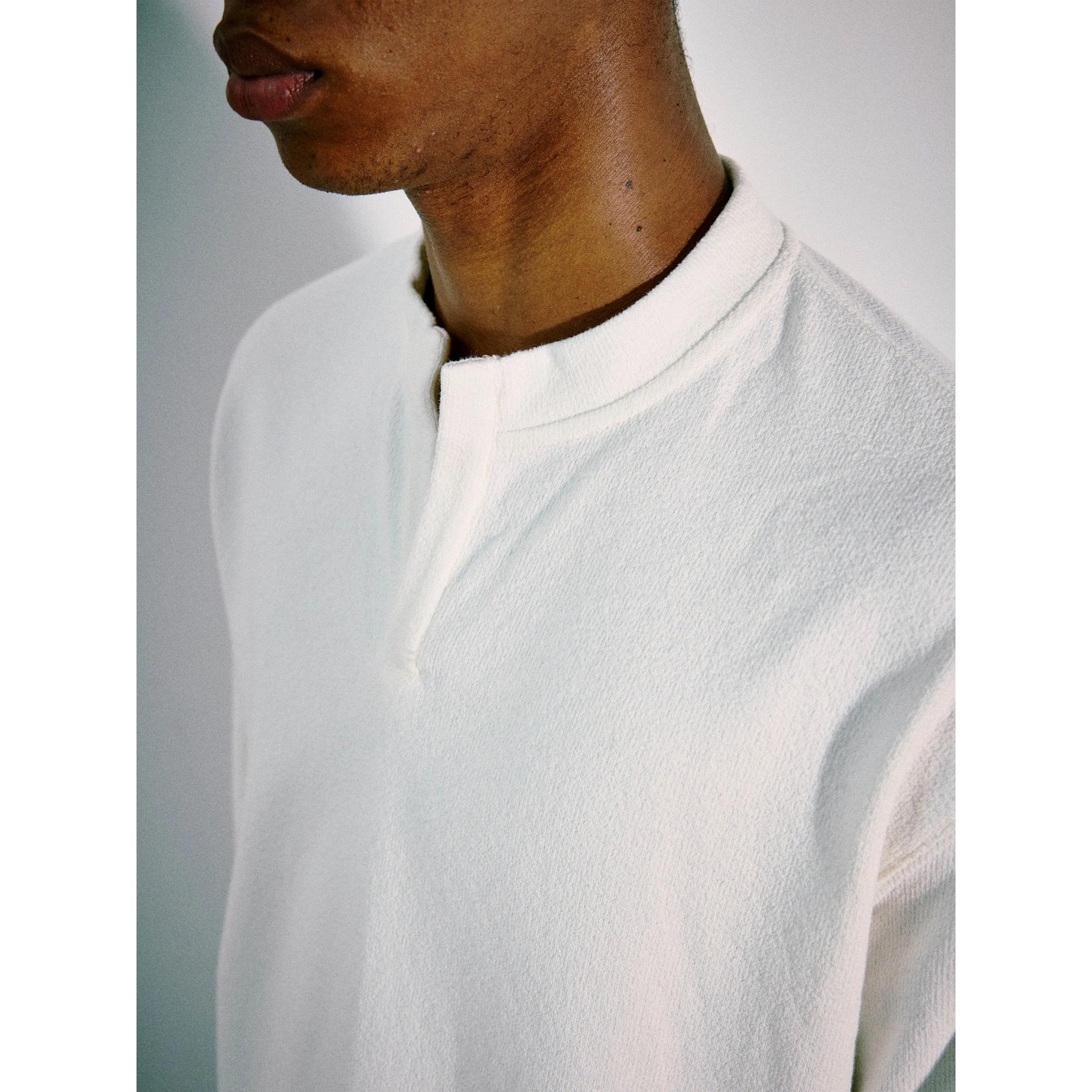 Anniehall Static Luxury V-shaped Split Neck Sweater T-shirt