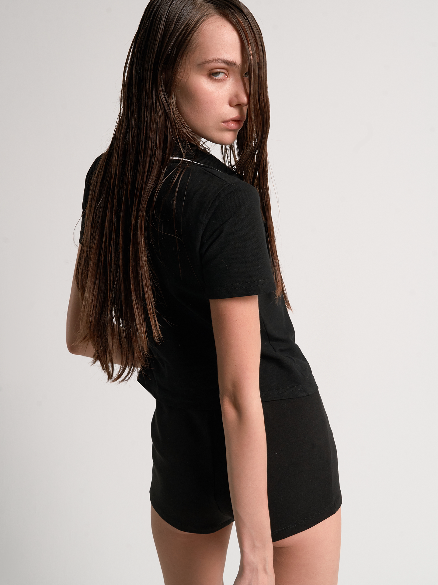 No E Mosen Chain Embroidered Slim Tee