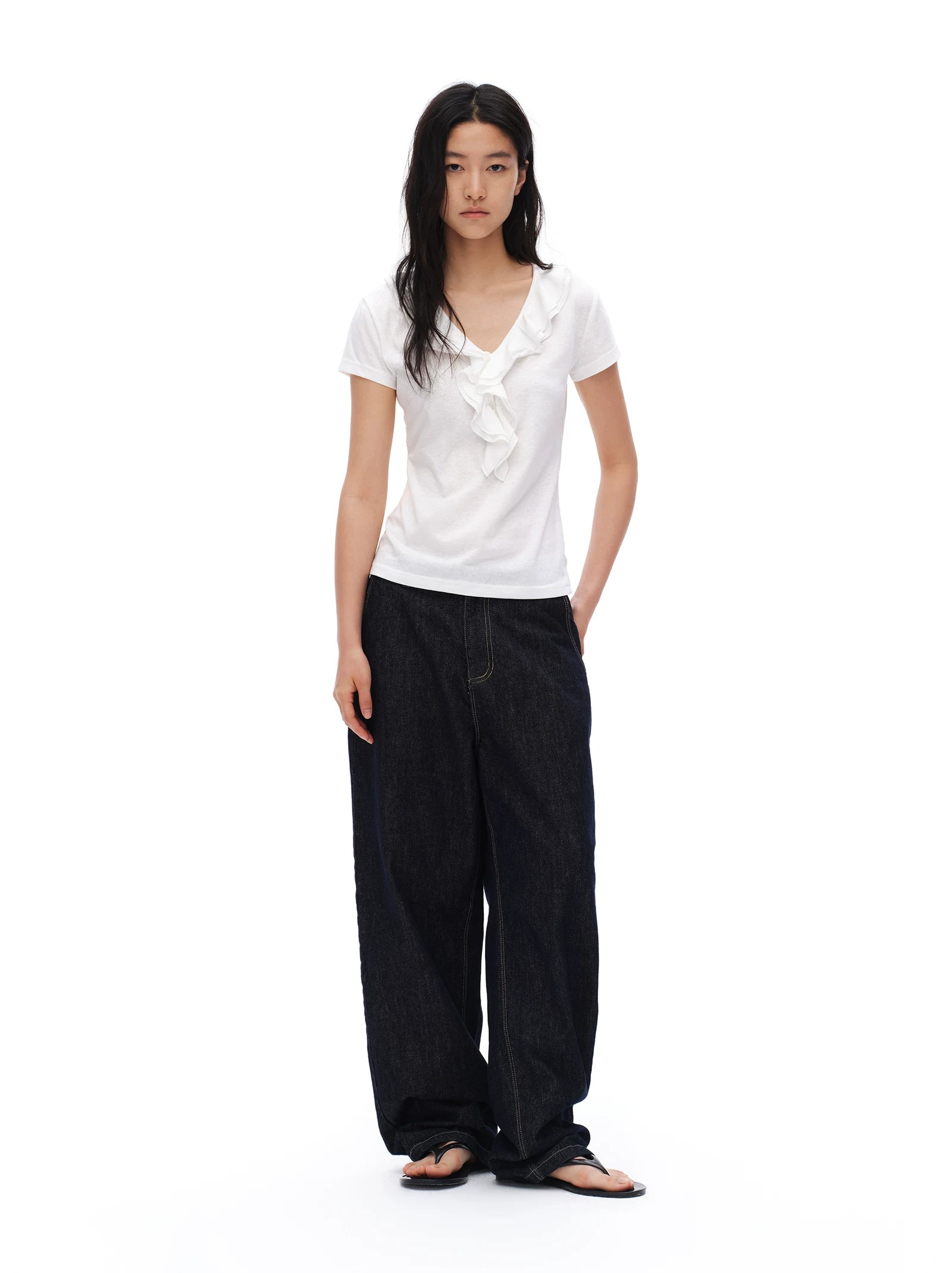 Oinimi Ruffle Edge V Neck Slim and Thin Tee