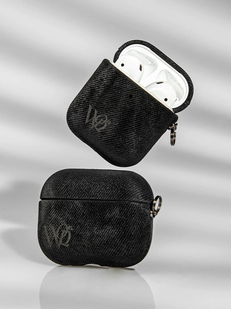 WESTELEVEN Black Embossed Logo MagSafe Phone Case & Card Holder