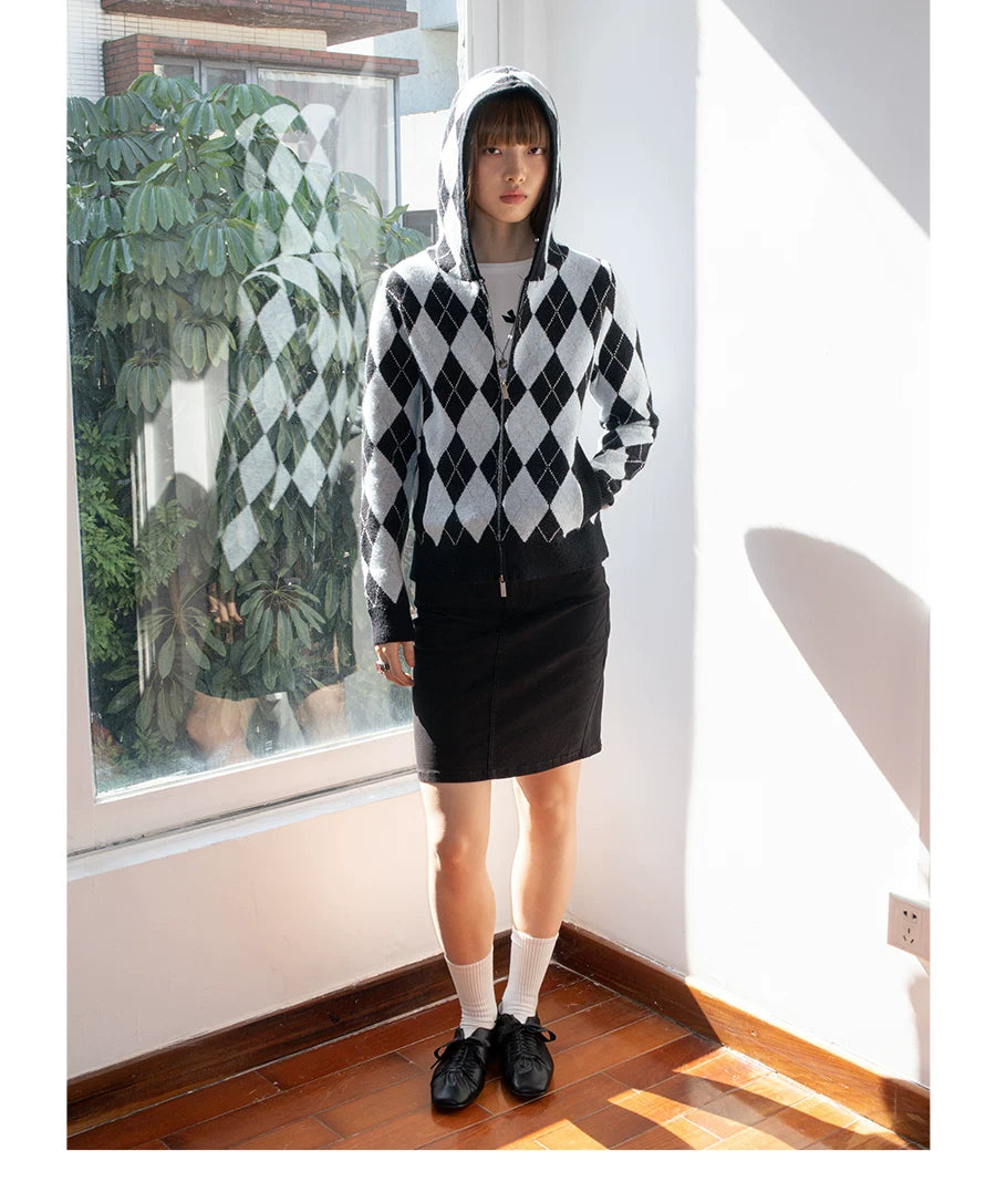 FUNKYFUN Diamond Plaid Contrast Stitching Hooded Knit Sweater Jacket