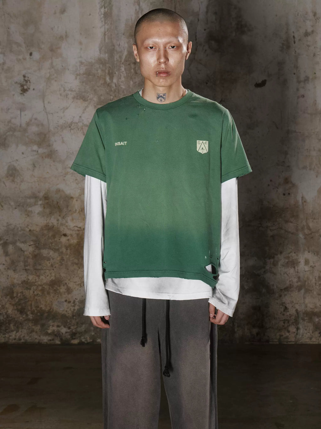 INSAIT ISFC Cropped Distressed Tee