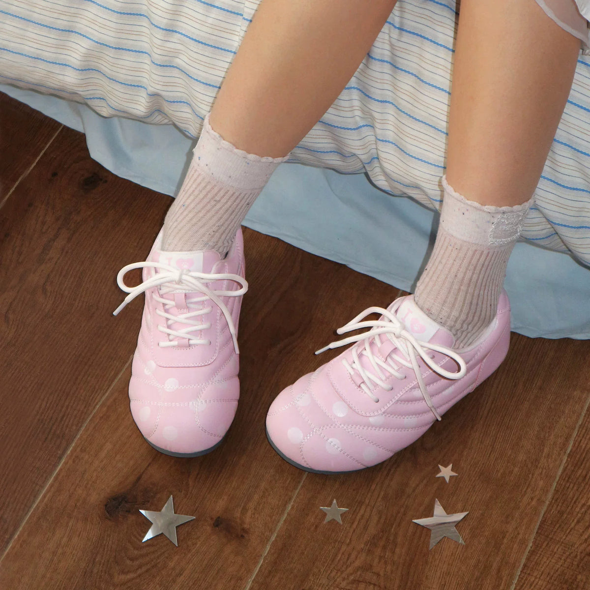 MASOOMAKE Vegan Leather Lace-Up Round-Toe Sneaker