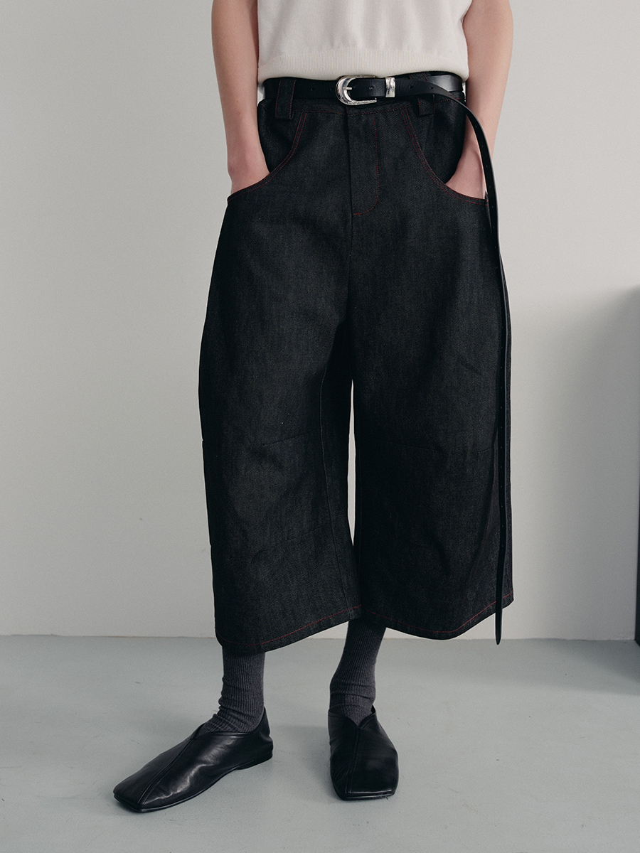 JCAESAR Original Bull Red Line Pleated Cropped Pants