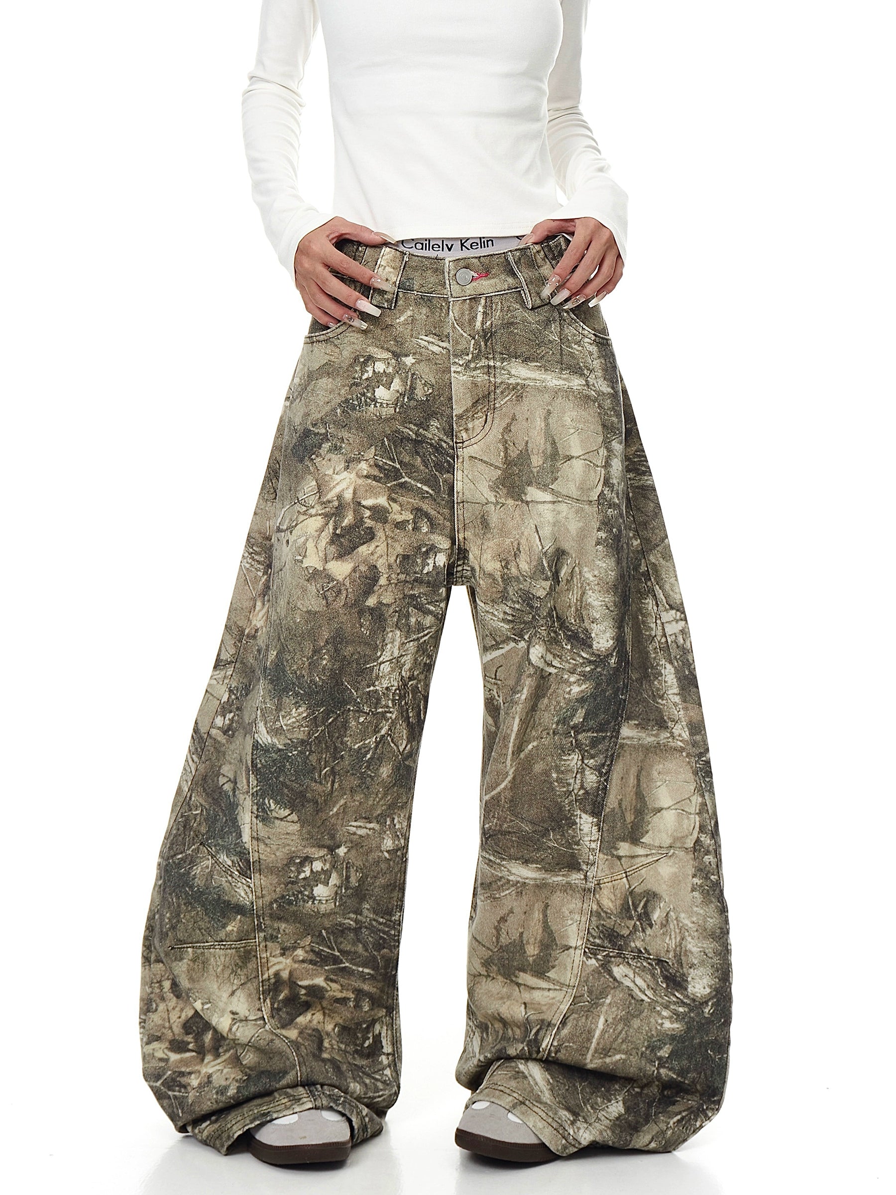 BLACKLISTS Vintage Alphabet Embroidered Twig Camouflage Jeans
