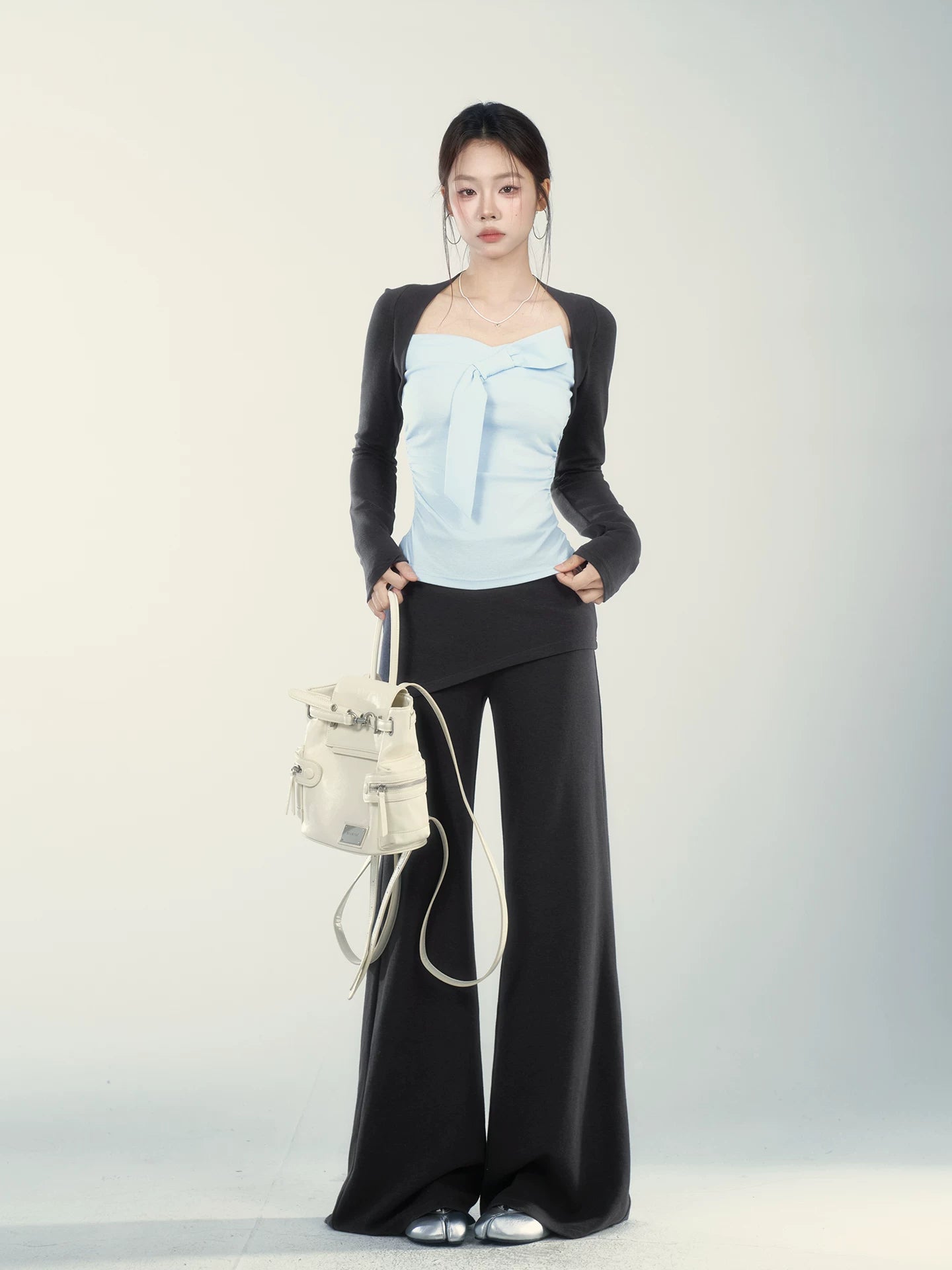 Wildberry Contrasting Color Slim-fitting Long-sleeved Knitted Sweater