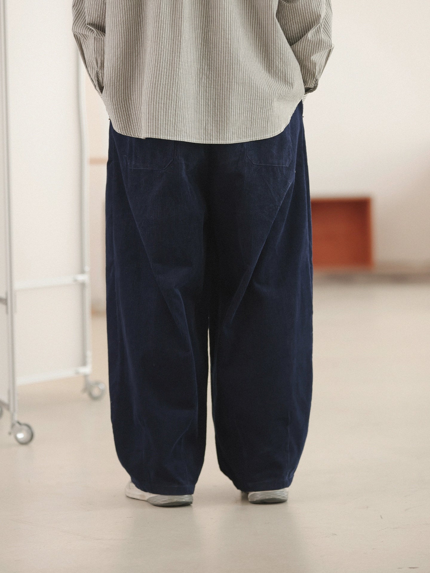 NOEARS Straight Loose Corduroy Slacks
