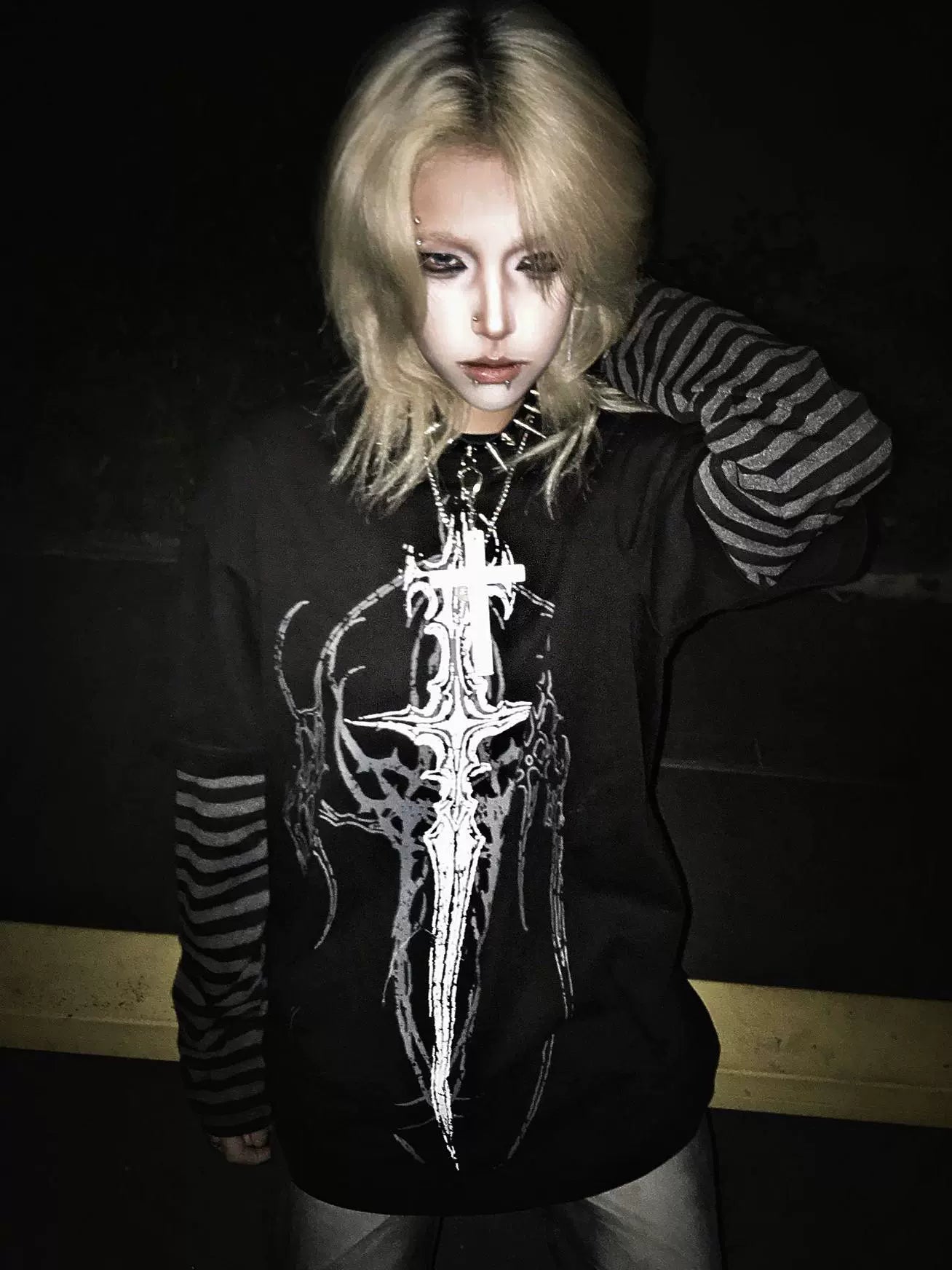Wetbody Dark Print Fake Two Long Sleeves