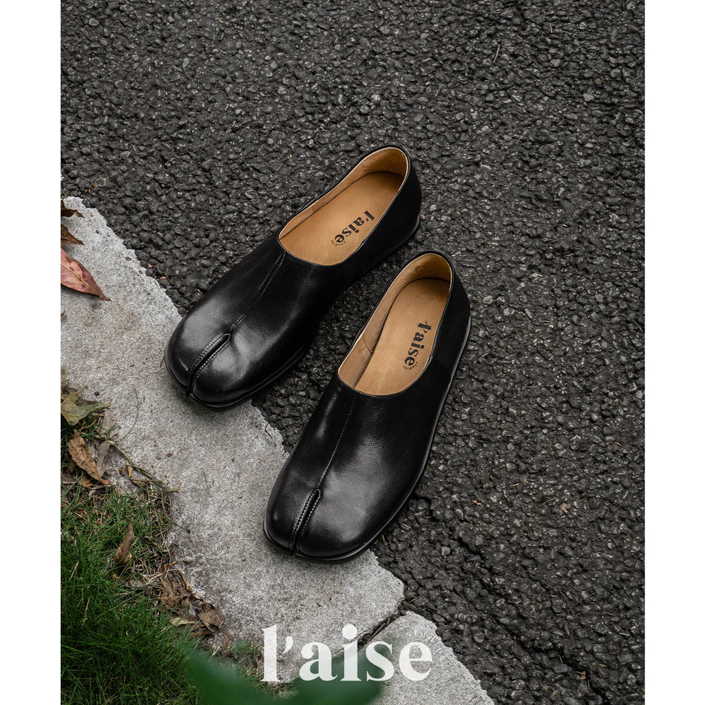 L'aise Vegetable-Tanned Sheepskin Split-Toe Tabi Slip-On