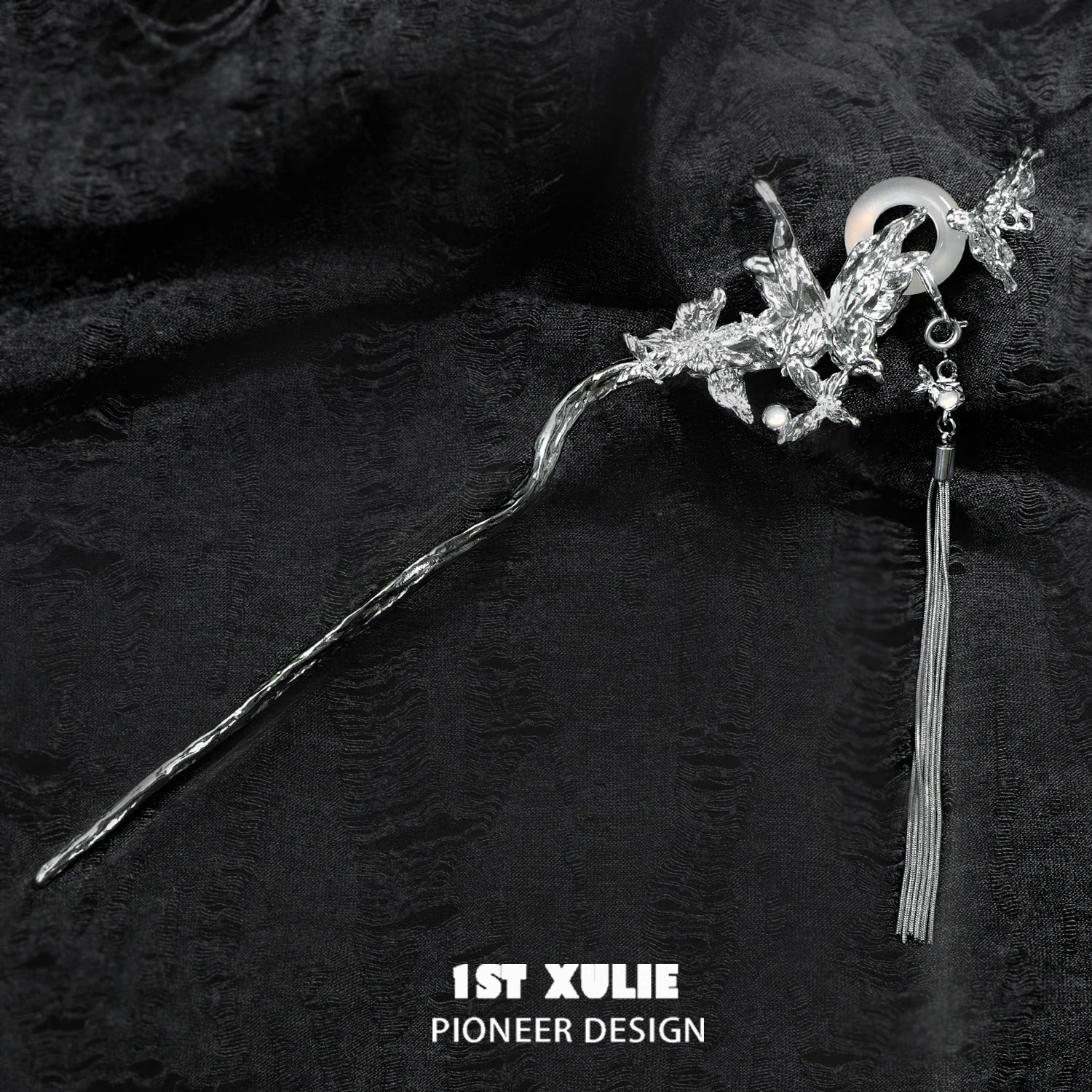 1ST XULIE Butterfly Perched Tassel Hairpin