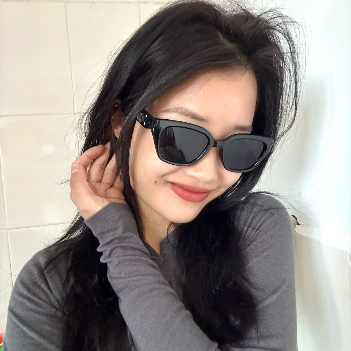 Salty gummy Cat-Eye Sunglasses 40g UV-Protection Slimming Effect