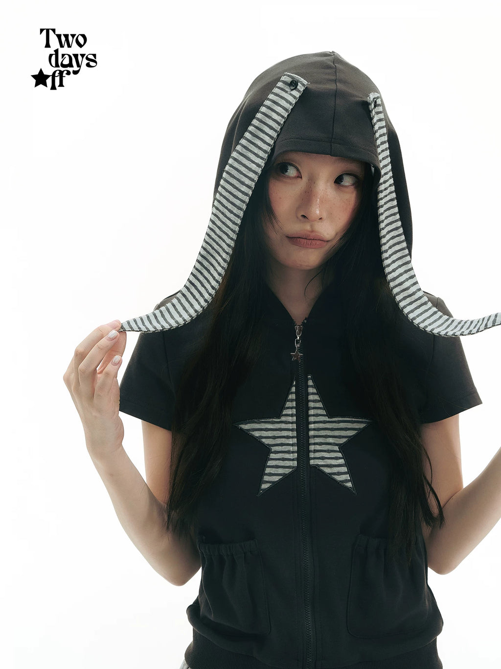 Two days off lab Sweet Bunny Ear Zip-Up Hooded Cropped Tee