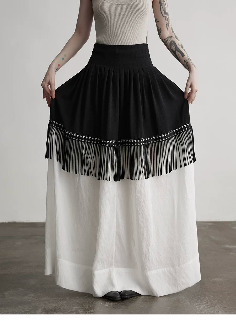 INDULGE Minimalist Contrasting Color Stitching A-shaped Skirt