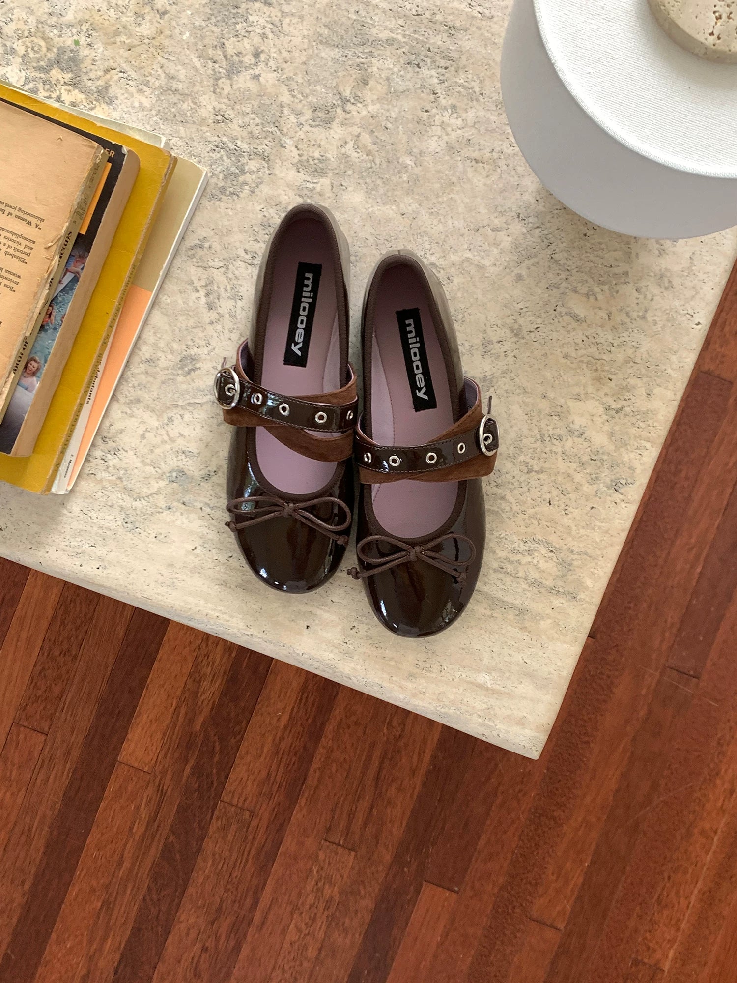 MILOOEY Leather Round-Toe Bow Ballet Flat
