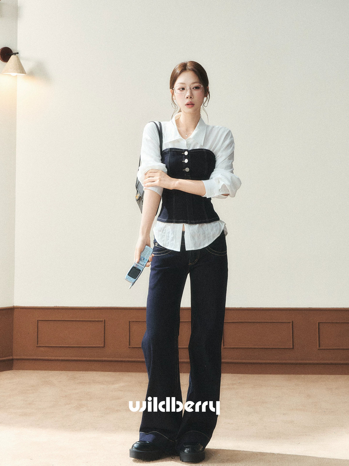 Wildberry High-Waisted Flared Straight-Leg Jeans