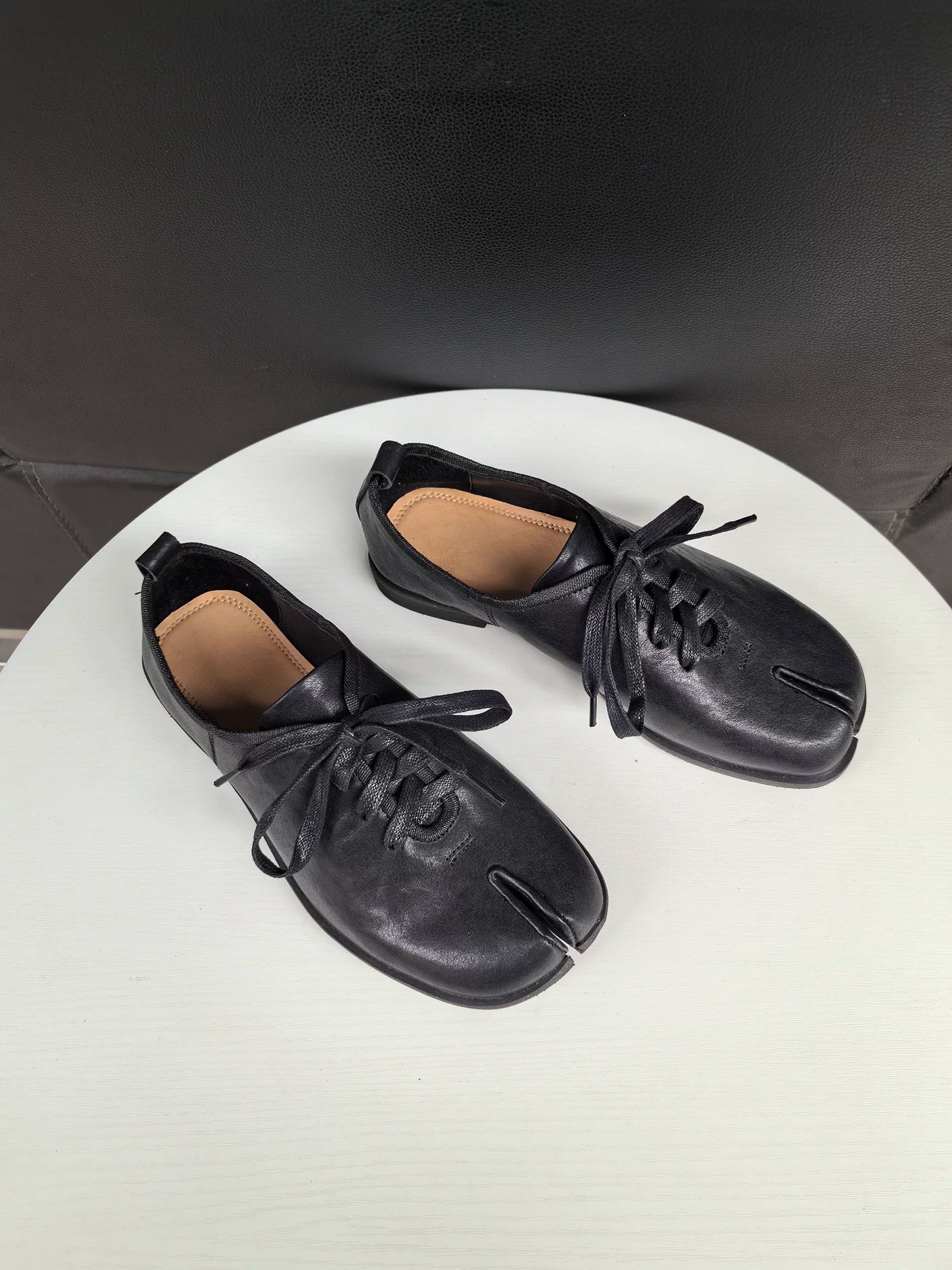 OQ Unfinished Ribbon Tabi Shoes