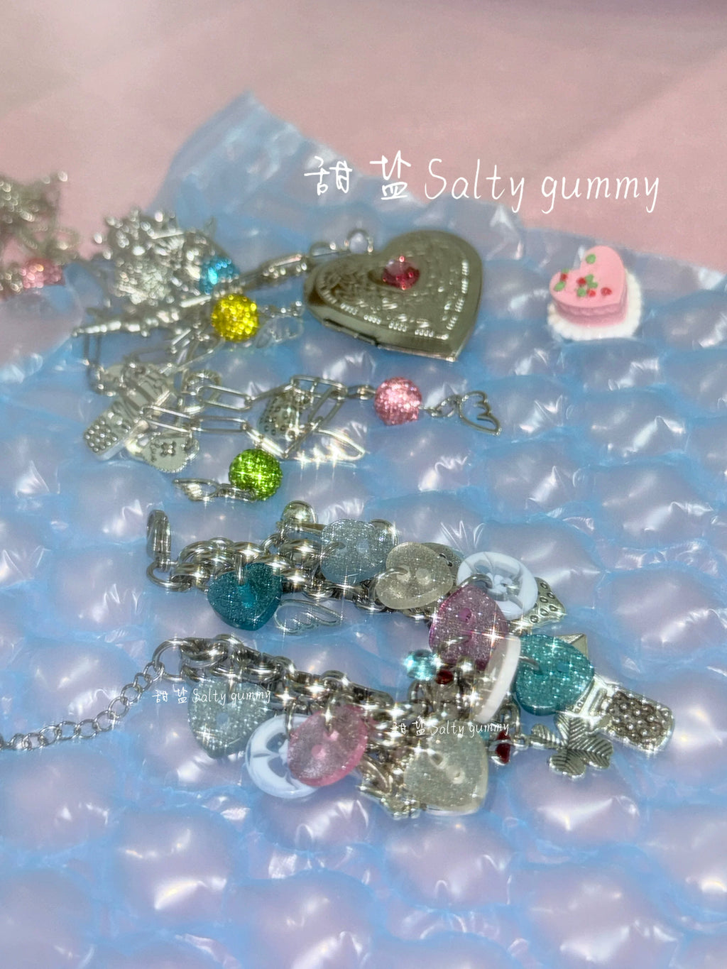 Salty gummy Blue Dream Vintage Dolphin Bracelet