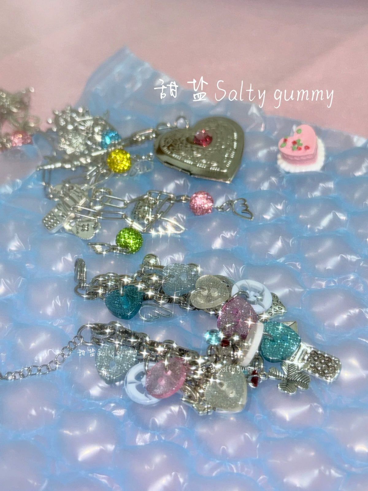 Salty gummy Blue Dream Vintage Dolphin Bracelet