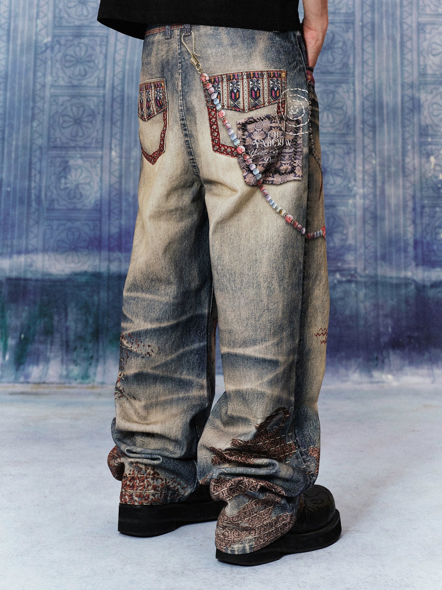 YADcrew Ragged Embroidered Print Denim Trousers